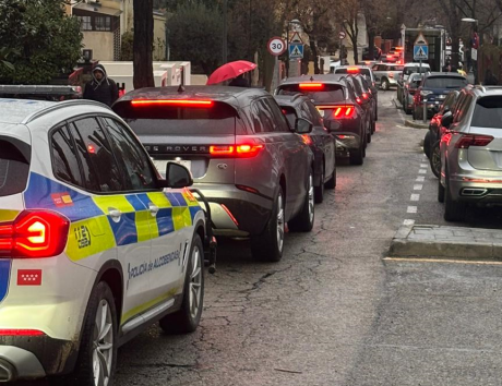 Hasta la policía atascada