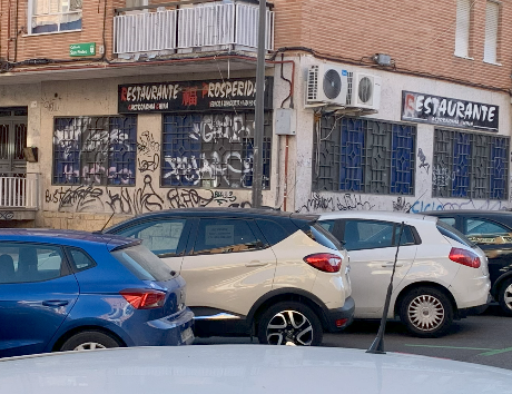 Grafitis en fachada